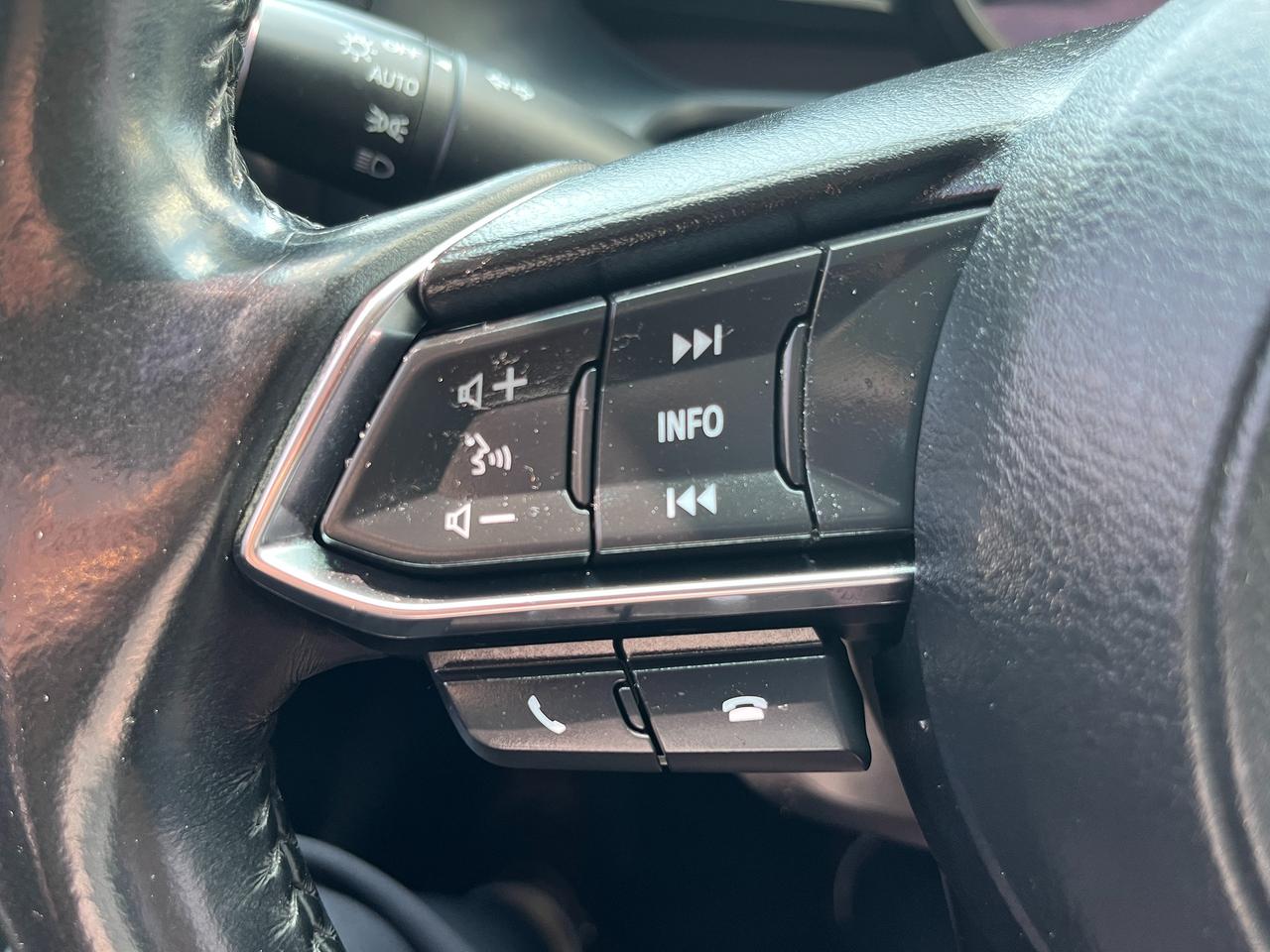 2018 Mazda MAZDA3 SE Auto Photo