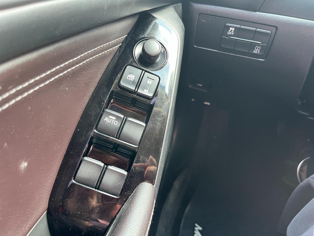 2018 Mazda MAZDA3 SE Auto Photo