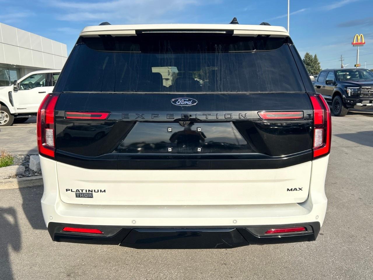 2025 Ford Expedition Platinum Max 4X4 Photo