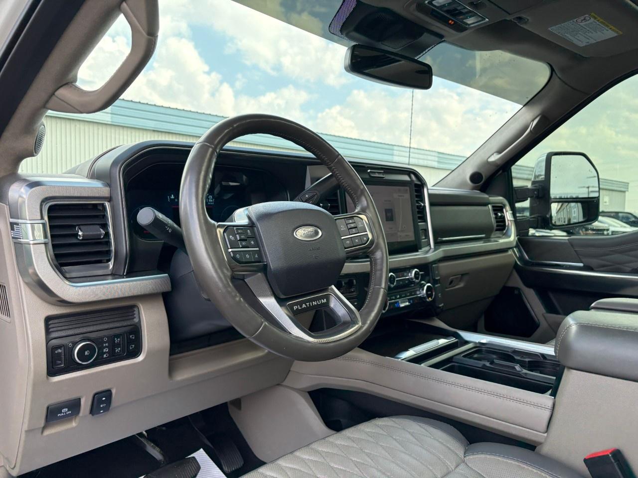 2025 Ford F-250 Super Duty SRW PLATINUM 4WD CREW CAB 6.75' BOX Photo