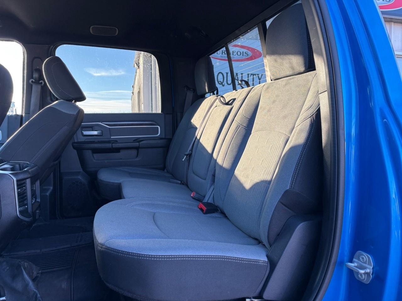 2022 RAM 3500 Big Horn 4x4 Crew Cab 6'4" Box Photo