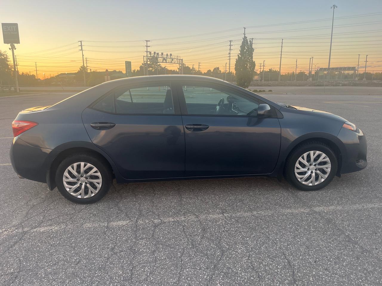 2017 Toyota Corolla 4dr Sdn CVT LE Photo