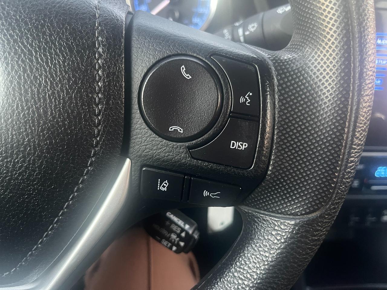 2017 Toyota Corolla 4dr Sdn CVT LE Photo
