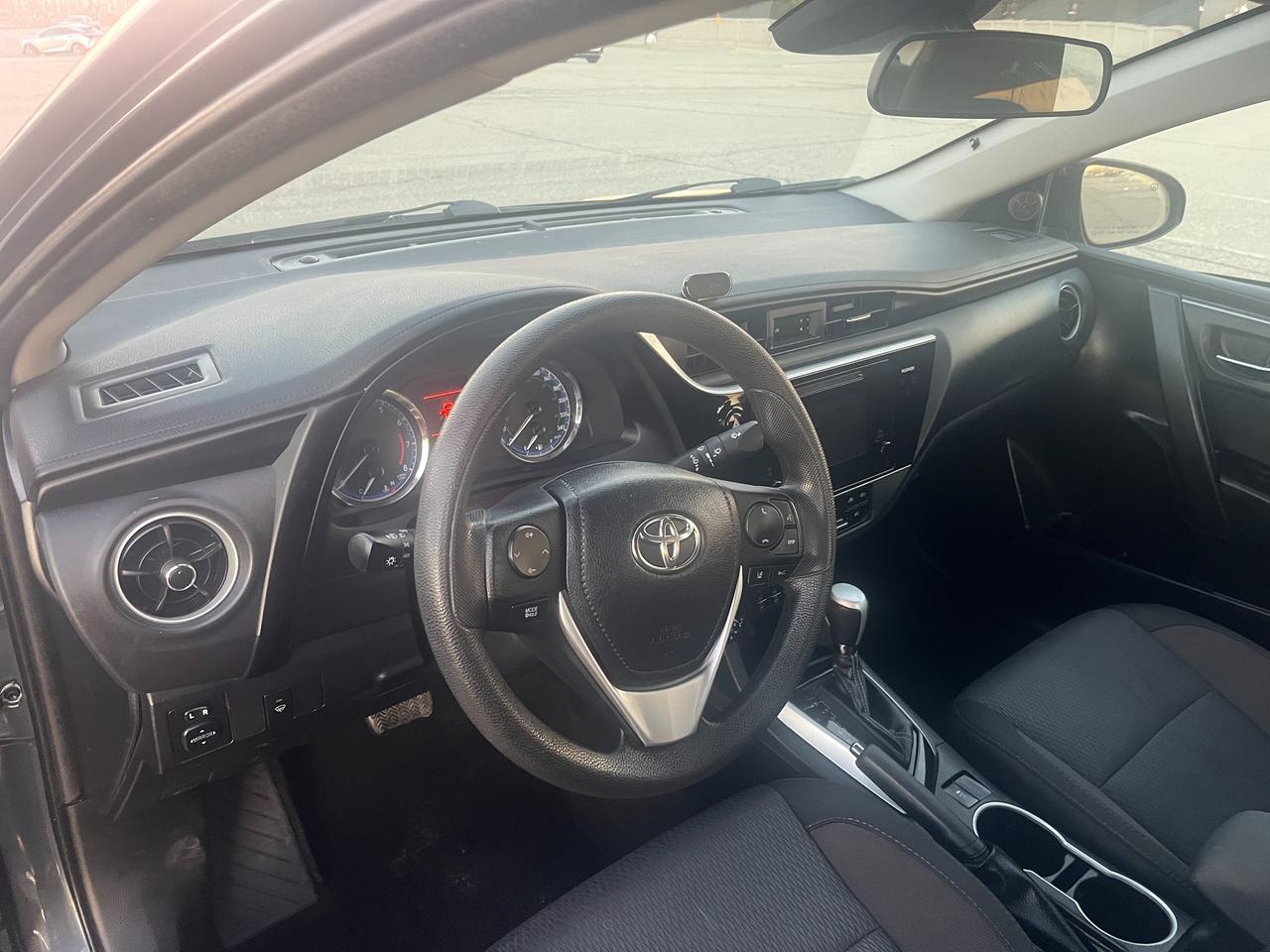 2017 Toyota Corolla 4dr Sdn CVT LE Photo