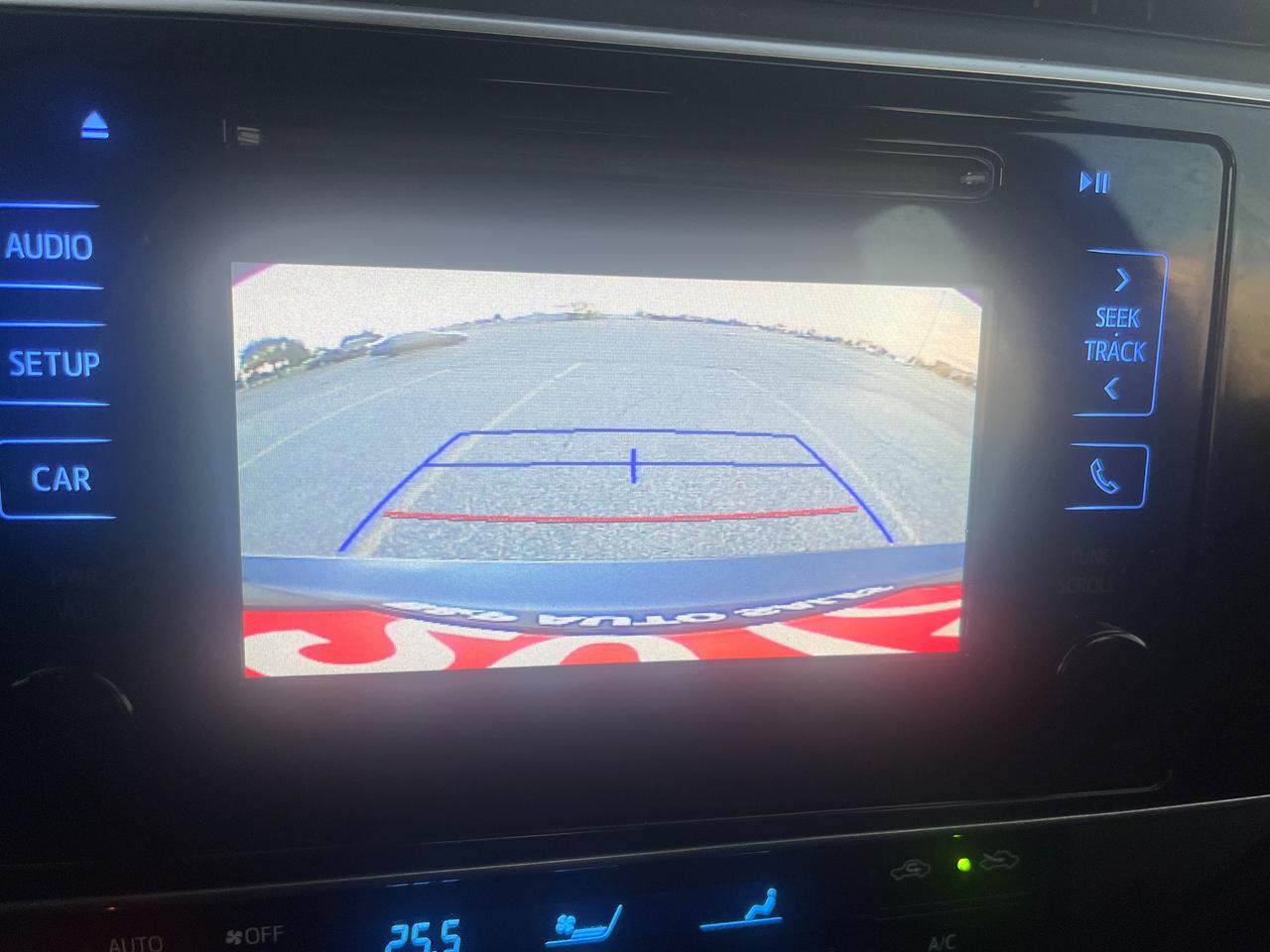 2017 Toyota Corolla 4dr Sdn CVT LE Photo