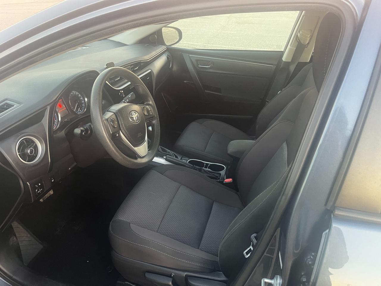 2017 Toyota Corolla 4dr Sdn CVT LE Photo