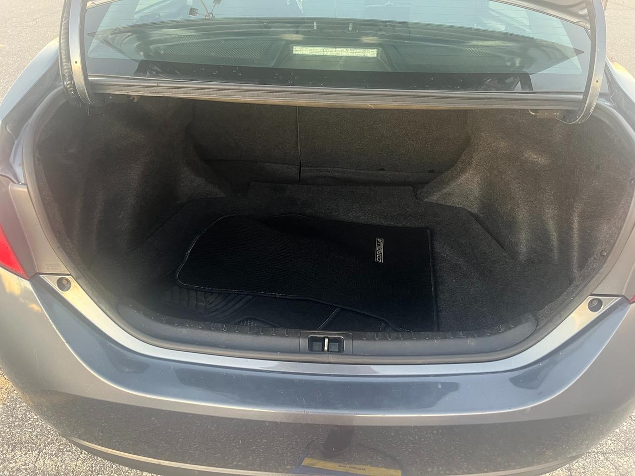2017 Toyota Corolla 4dr Sdn CVT LE Photo