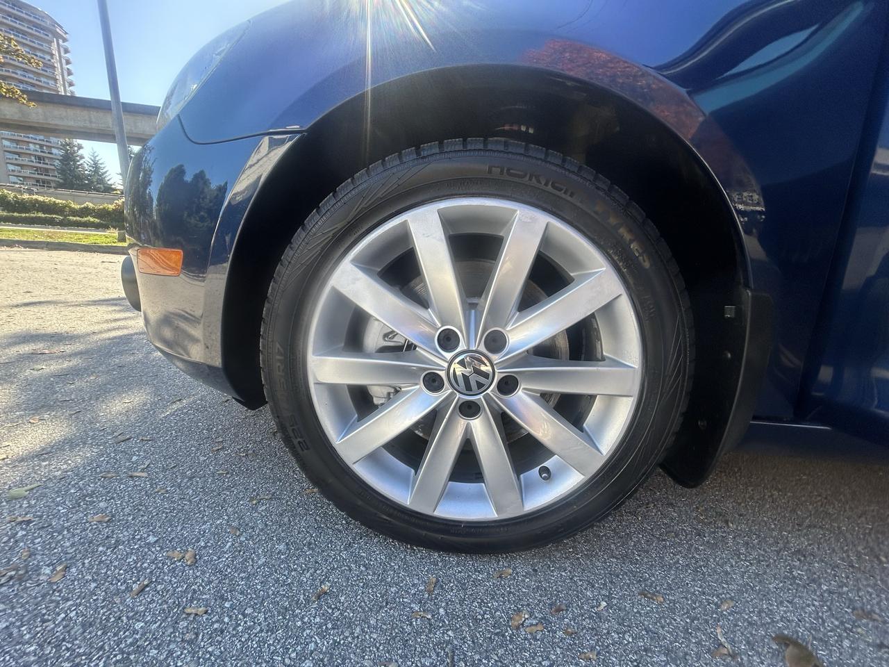 2014 Volkswagen Golf Wagon HIGHLINE Photo