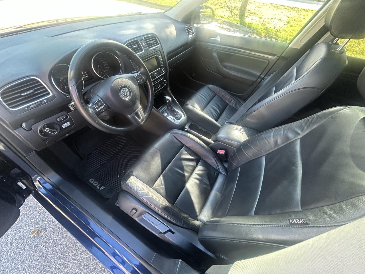 2014 Volkswagen Golf Wagon HIGHLINE Photo