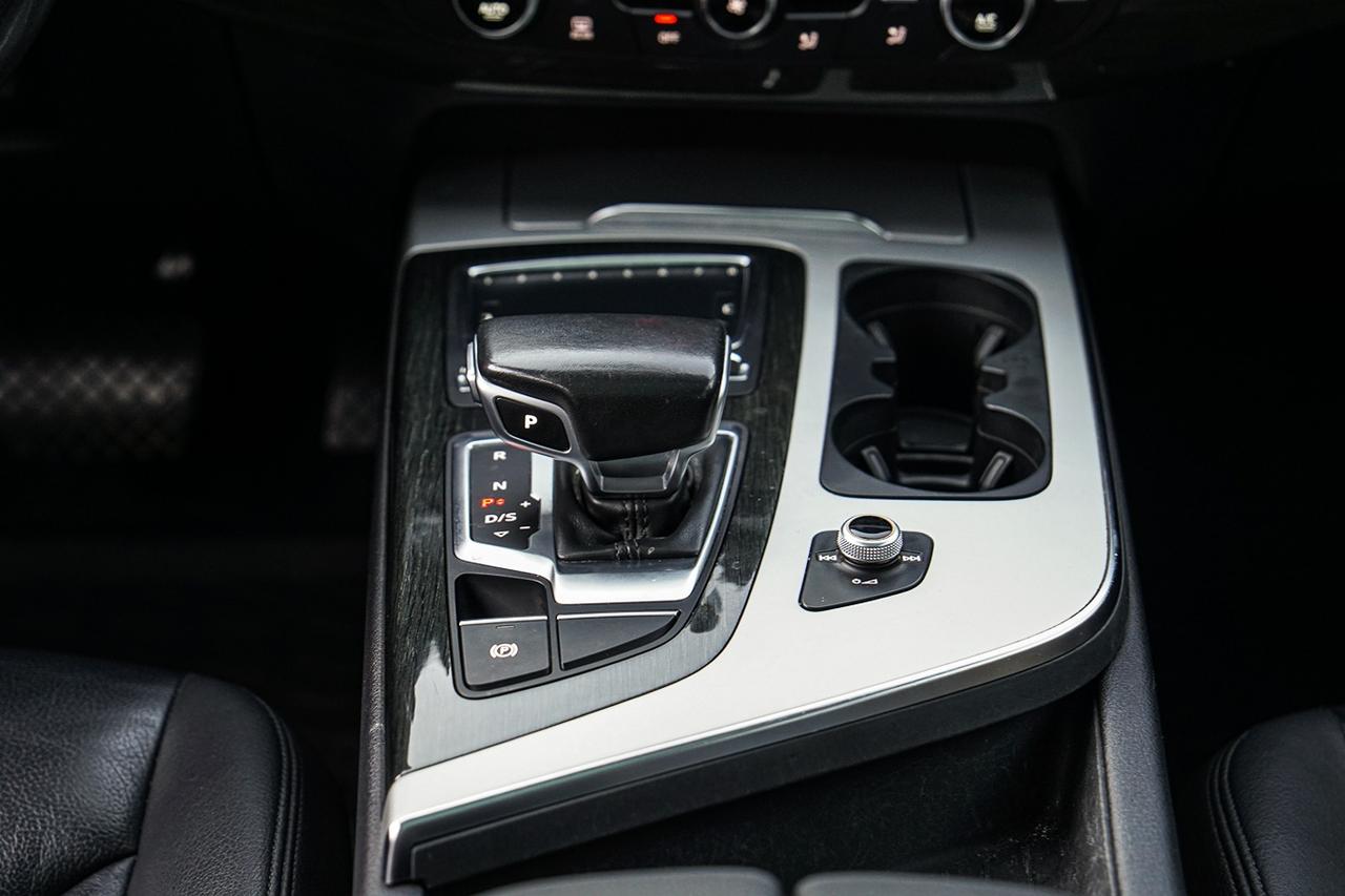 2019 Audi Q7 Komfort |QUATTRO|7 PASS|NAVI|PANO|HEATED SEATS Photo