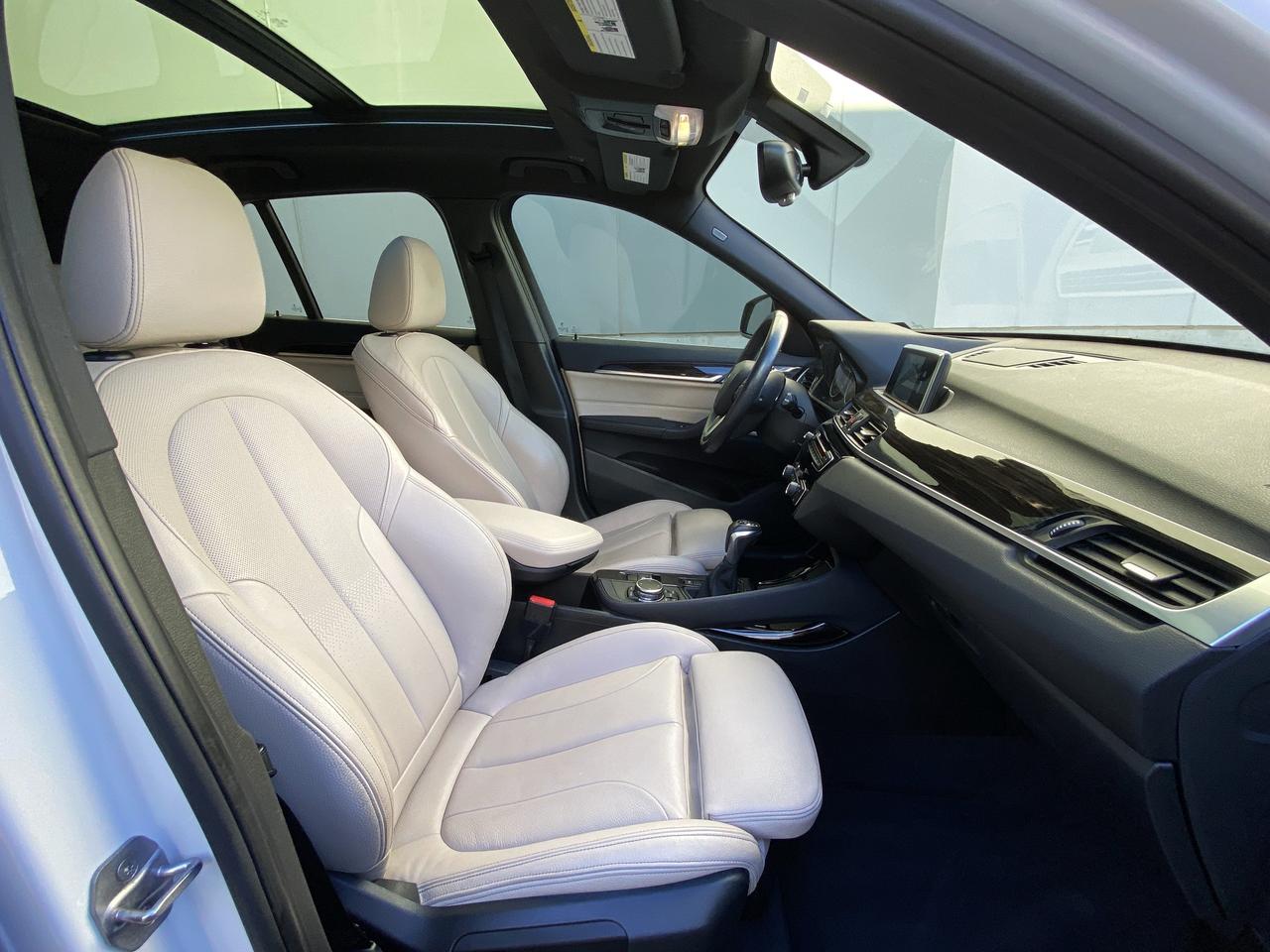 2016 BMW X1 xDRIVE28i-SPORT PKG-NAV-CAMERA-HUD-PANO ROOF Photo