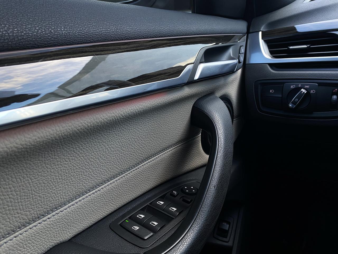 2016 BMW X1 xDRIVE28i-SPORT PKG-NAV-CAMERA-HUD-PANO ROOF Photo