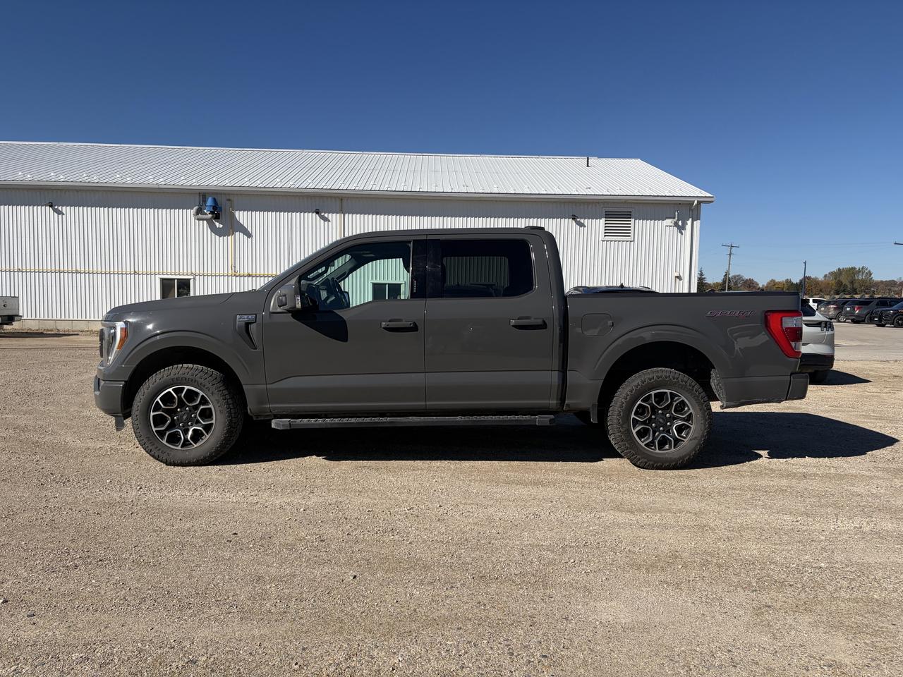 2021 Ford F-150 Lariat 4WD SuperCrew 5.5' Box Photo3