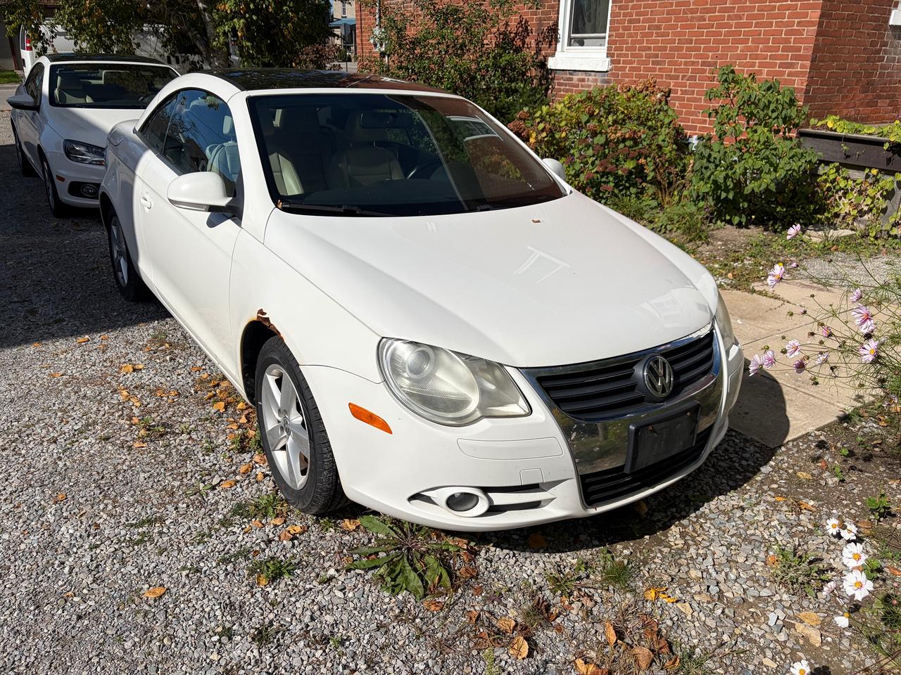 White 2007 Volkswagen Eos Convertible Front-Wheel Drive Manual