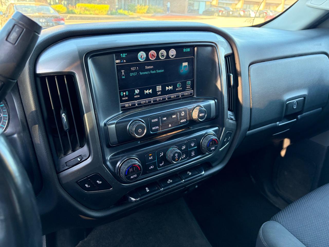 2018 Chevrolet Silverado 1500 4WD Crew Cab 143.5" LT w/2LT Photo