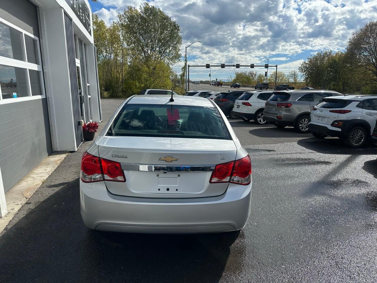 2014 Chevrolet Cruze 2LT Photo