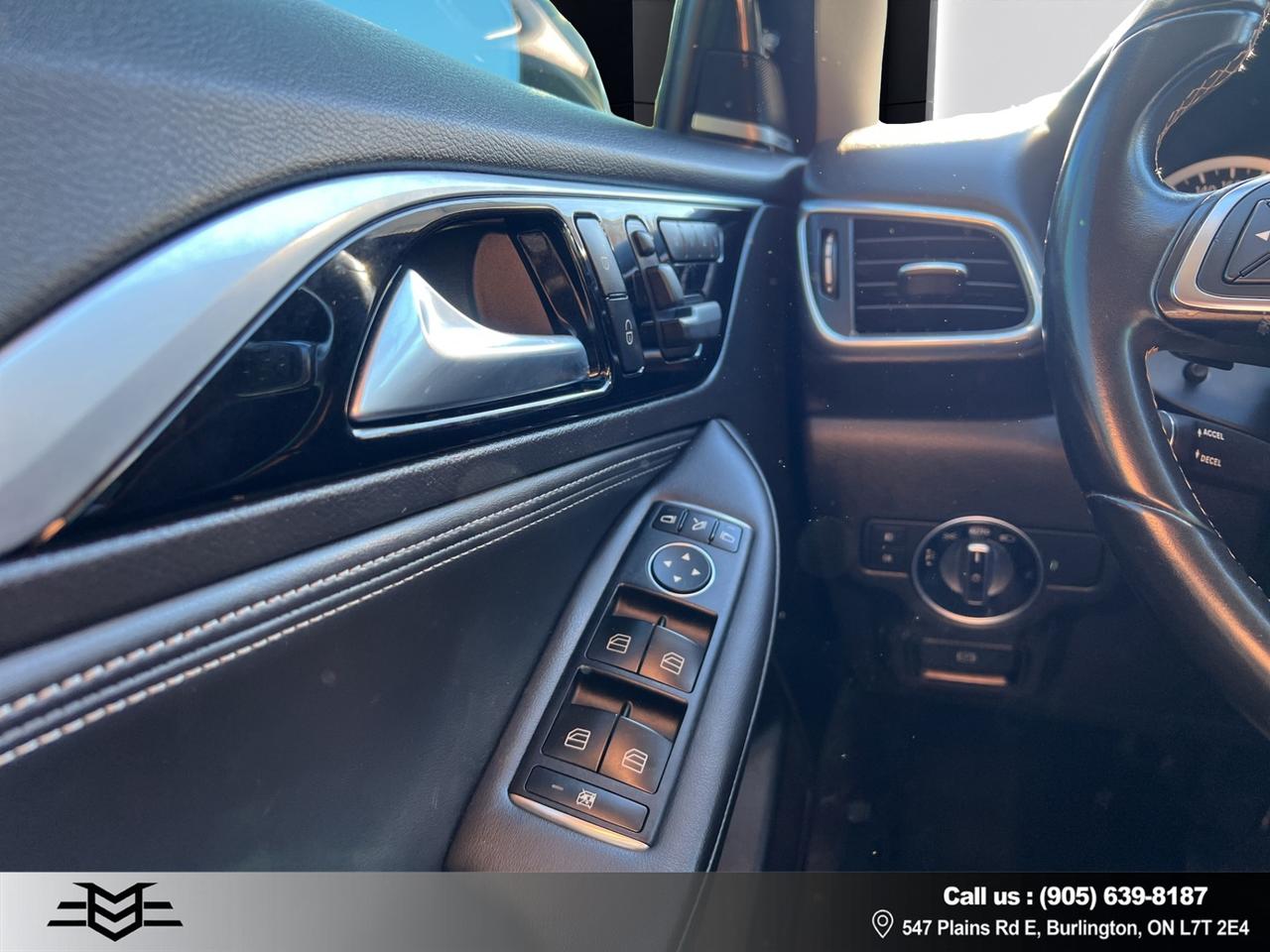 2018 Infiniti QX30 QX30 - Navigation System - Backup Camera !!! Photo