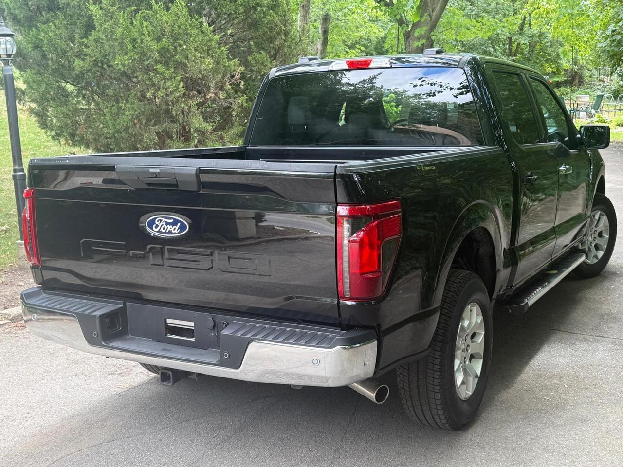 2025 Ford F-150 XLT 4WD SuperCrew 5.5' Box Photo2