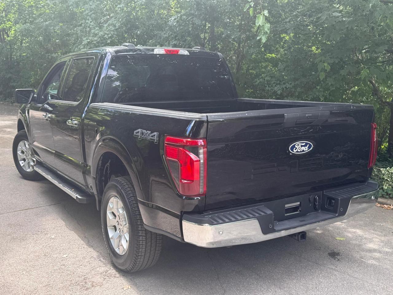 2025 Ford F-150 XLT 4WD SuperCrew 5.5' Box Photo3