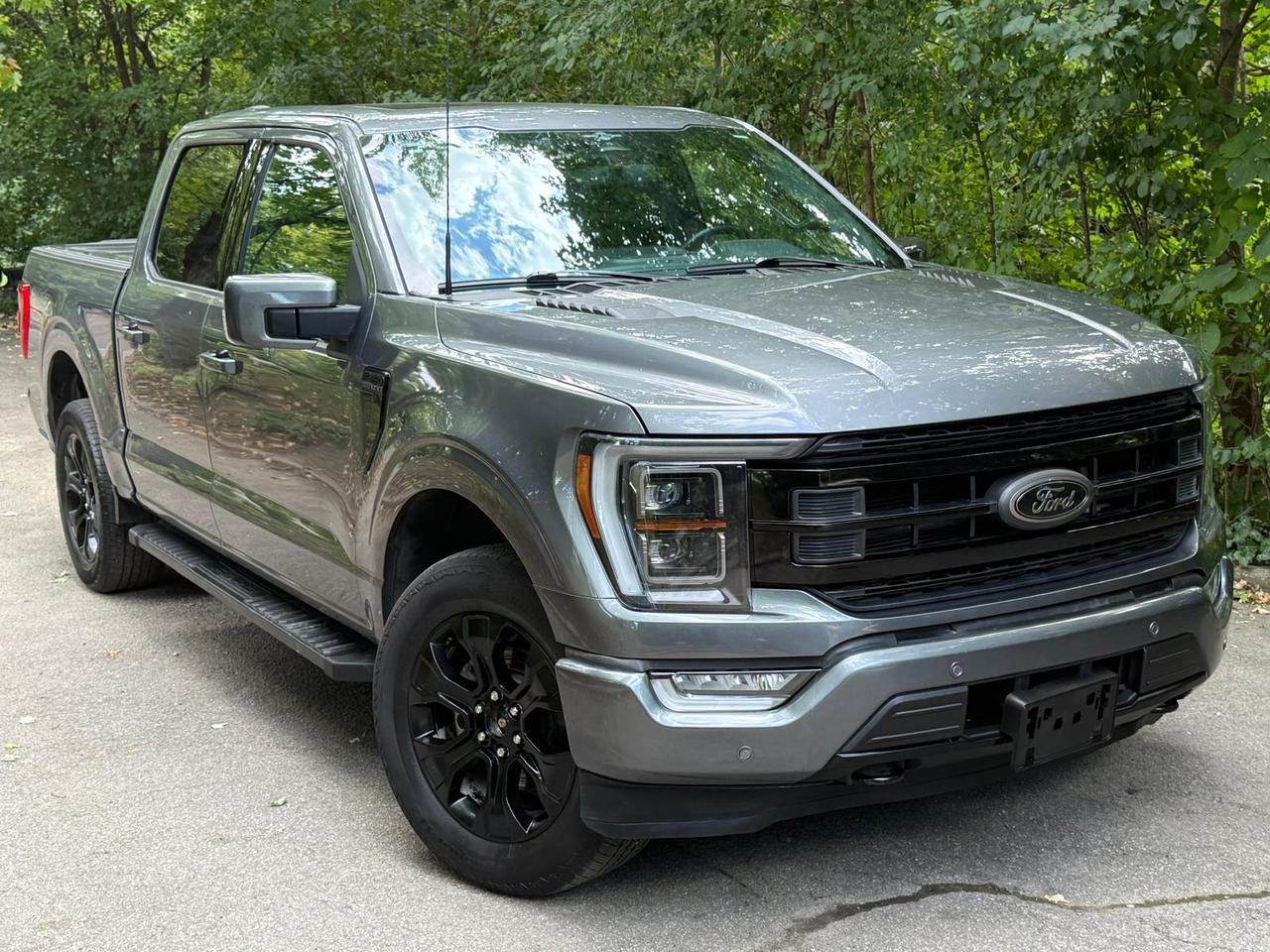 2023 Ford F-150 Lariat 4WD SuperCrew 5.5' Box Photo1