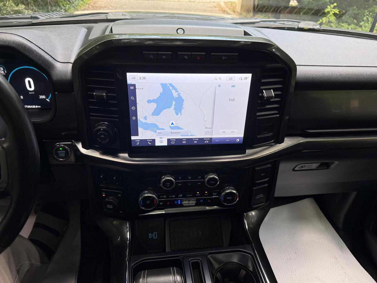 2023 Ford F-150 Lariat 4WD SuperCrew 5.5' Box Photo