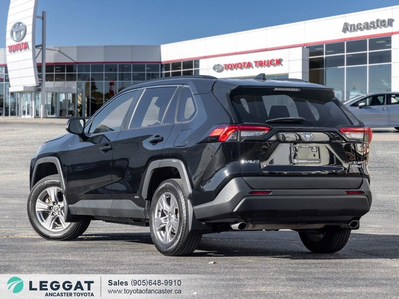 2023 Toyota RAV4 Hybrid Hybrid XLE AWD Photo4