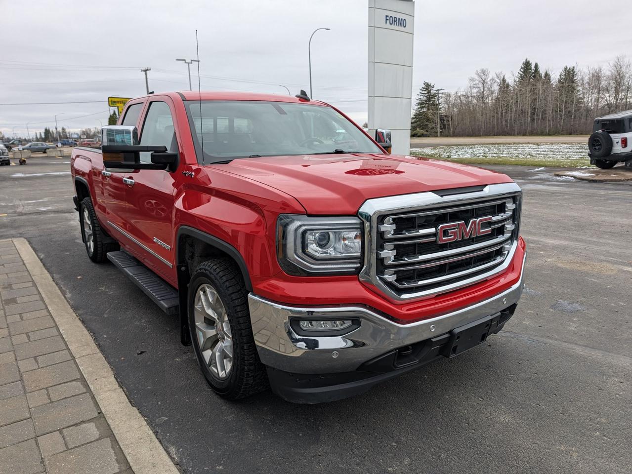 2017 GMC Sierra 1500 SLT Photo2
