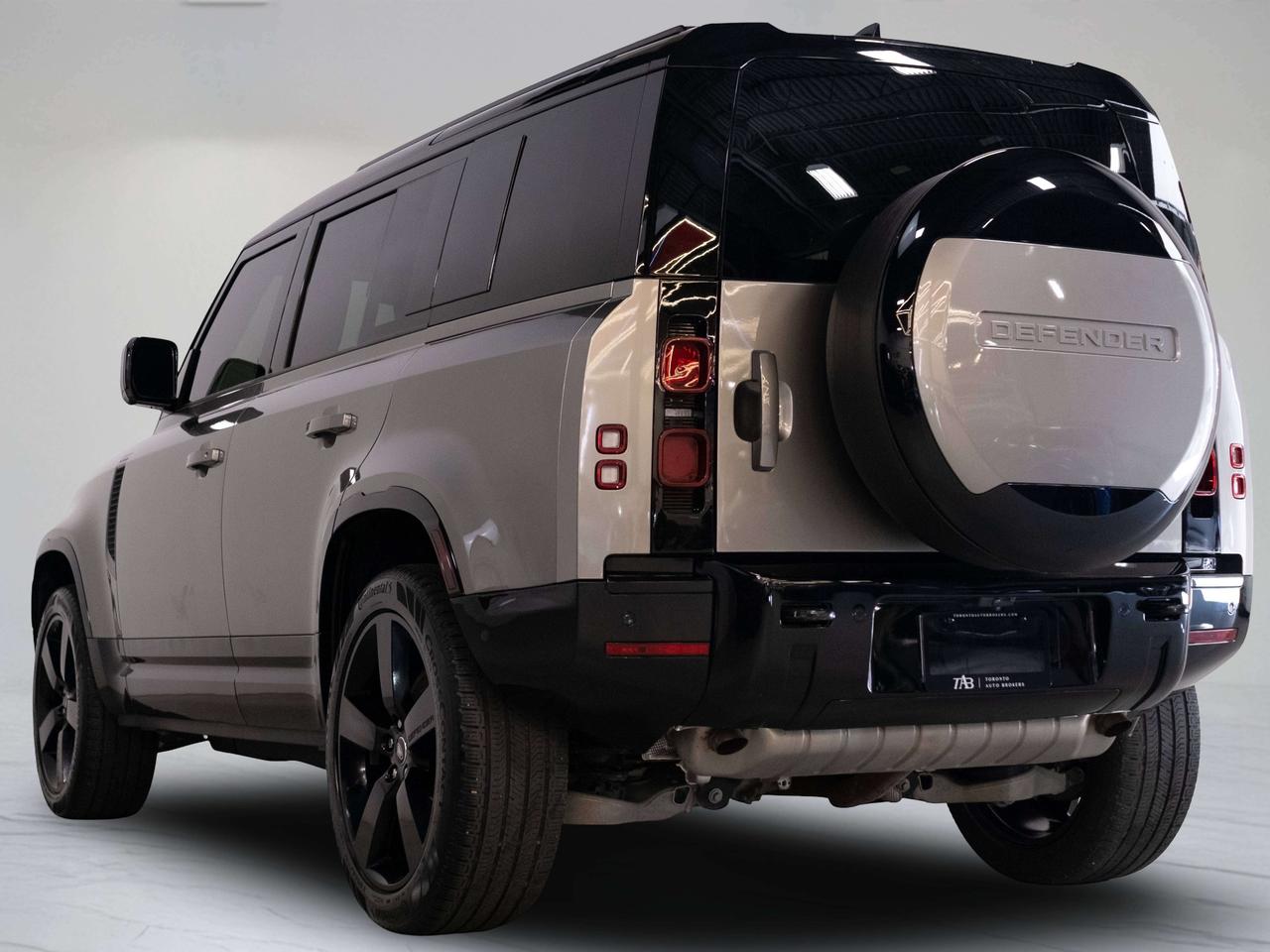 2025 Land Rover Defender X-DYNAMIC | SE | P400 | PANO | 22 IN Photo