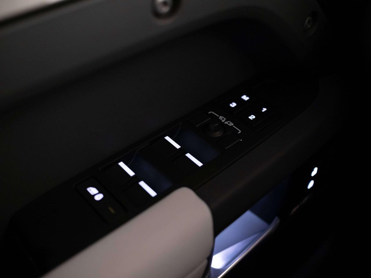 2025 Land Rover Defender X-DYNAMIC | SE | P400 | PANO | 22 IN Photo