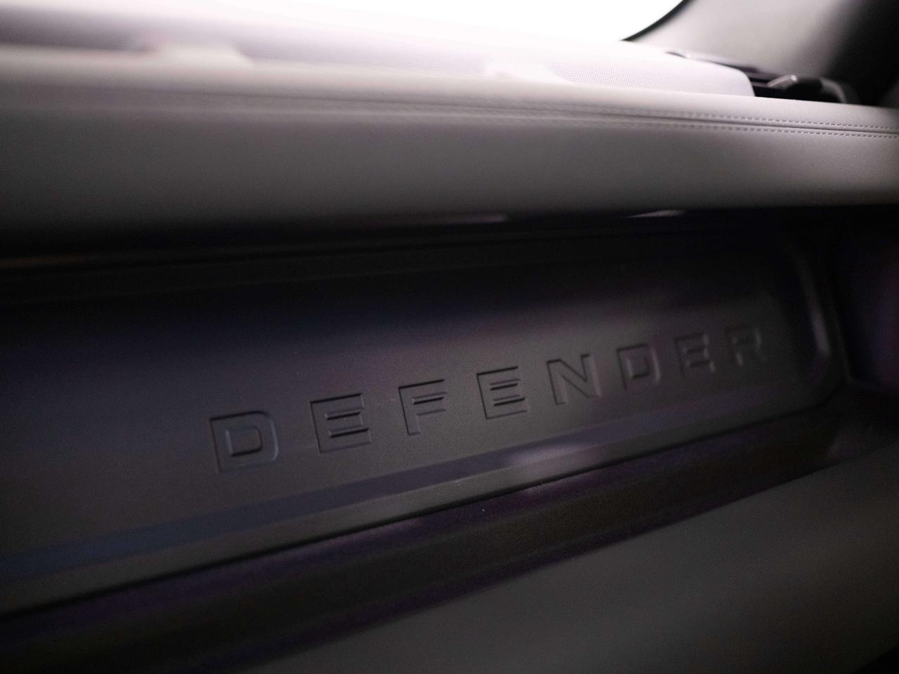 2025 Land Rover Defender X-DYNAMIC | SE | P400 | PANO | 22 IN Photo