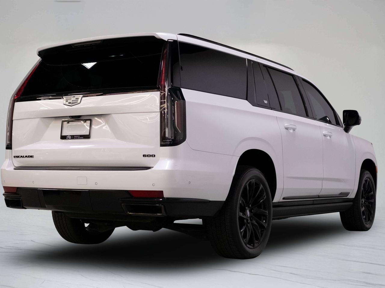 2024 Cadillac Escalade SPORT PLATINUM | 7 PASS | TOURING & ONYX PKG Photo3