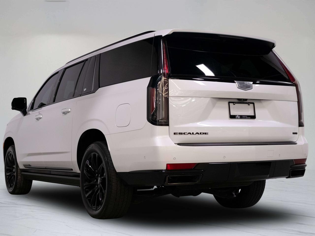 2024 Cadillac Escalade SPORT PLATINUM | 7 PASS | TOURING & ONYX PKG Photo