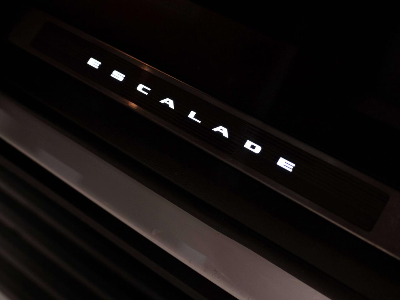 2024 Cadillac Escalade SPORT PLATINUM | 7 PASS | TOURING & ONYX PKG Photo