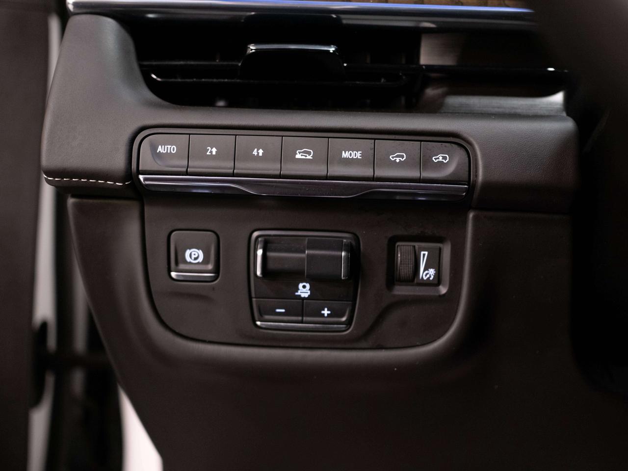 2024 Cadillac Escalade SPORT PLATINUM | 7 PASS | TOURING & ONYX PKG Photo