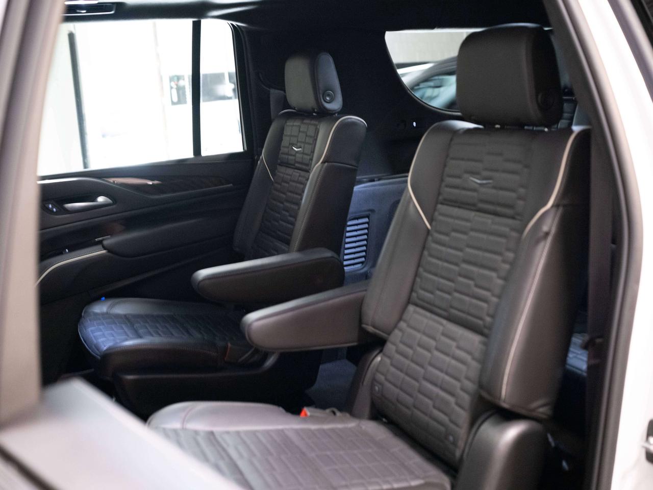 2024 Cadillac Escalade SPORT PLATINUM | 7 PASS | TOURING & ONYX PKG Photo