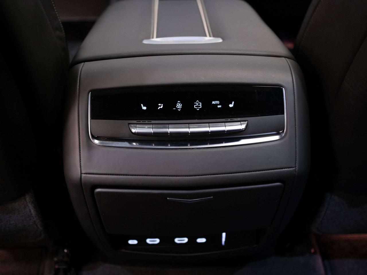 2024 Cadillac Escalade SPORT PLATINUM | 7 PASS | TOURING & ONYX PKG Photo