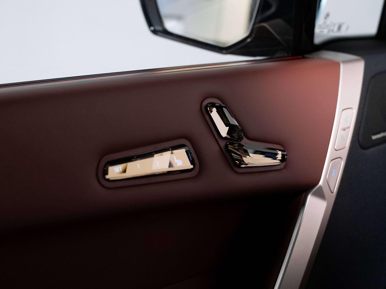 2025 BMW iX XDRIVE50 | PREMIUM ENHANCED | ASSIST PKG | 22 IN Photo