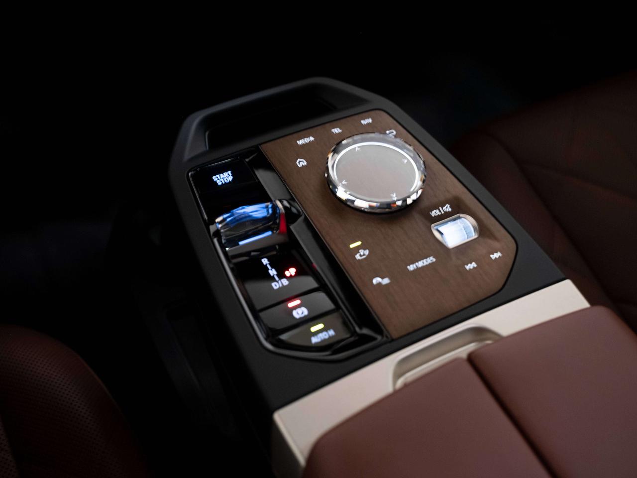 2025 BMW iX XDRIVE50 | PREMIUM ENHANCED | ASSIST PKG | 22 IN Photo