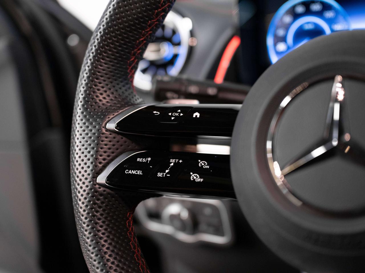 2025 Mercedes-Benz EQB 300 | MATTE | EXCLUSIVE & NIGHT PKG | 20 IN Photo