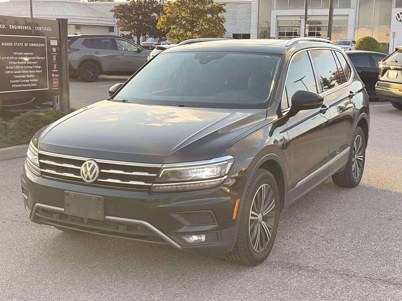 2018 Volkswagen Tiguan Highline 2.0T 8sp at w/Tip 4M ONE OWNER | DILAWRI CERTIFIED Photo4