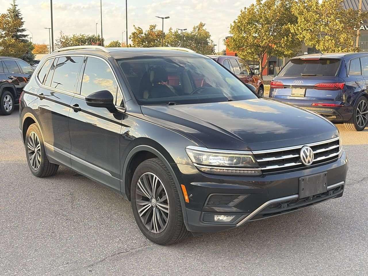 2018 Volkswagen Tiguan Highline 2.0T 8sp at w/Tip 4M ONE OWNER | DILAWRI CERTIFIED Photo