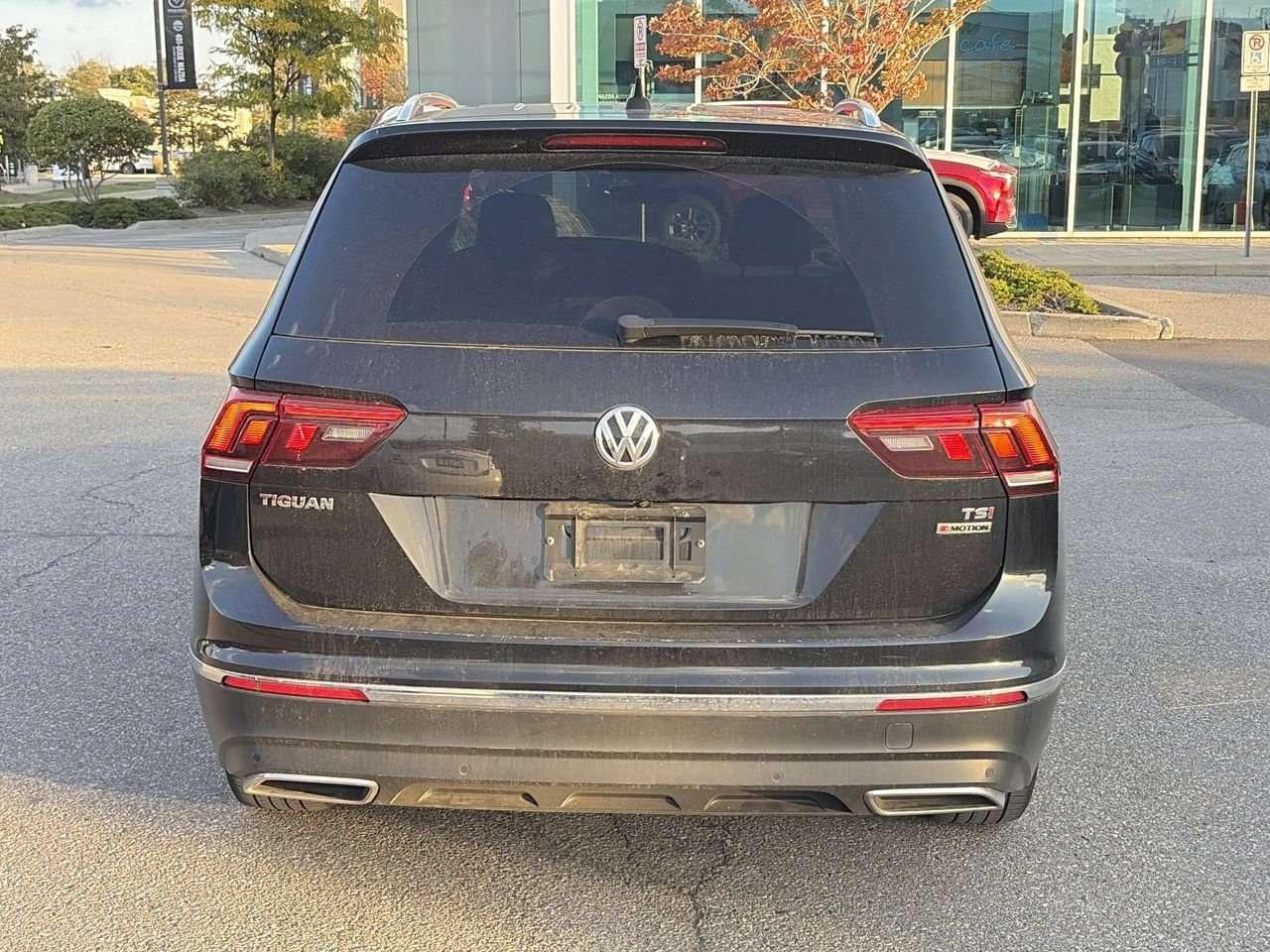 2018 Volkswagen Tiguan Highline 2.0T 8sp at w/Tip 4M ONE OWNER | DILAWRI CERTIFIED Photo