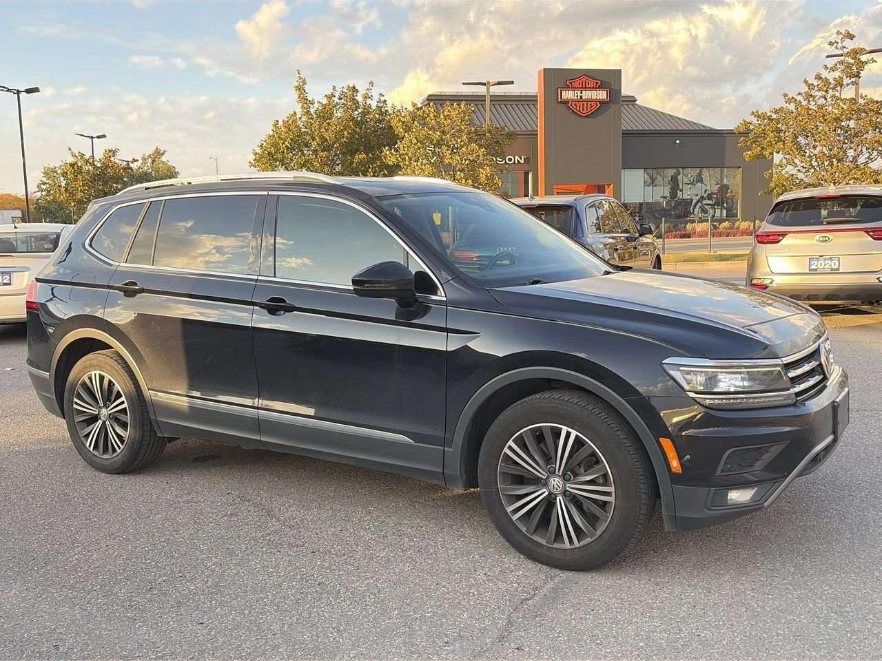 2018 Volkswagen Tiguan Highline 2.0T 8sp at w/Tip 4M ONE OWNER | DILAWRI CERTIFIED Photo