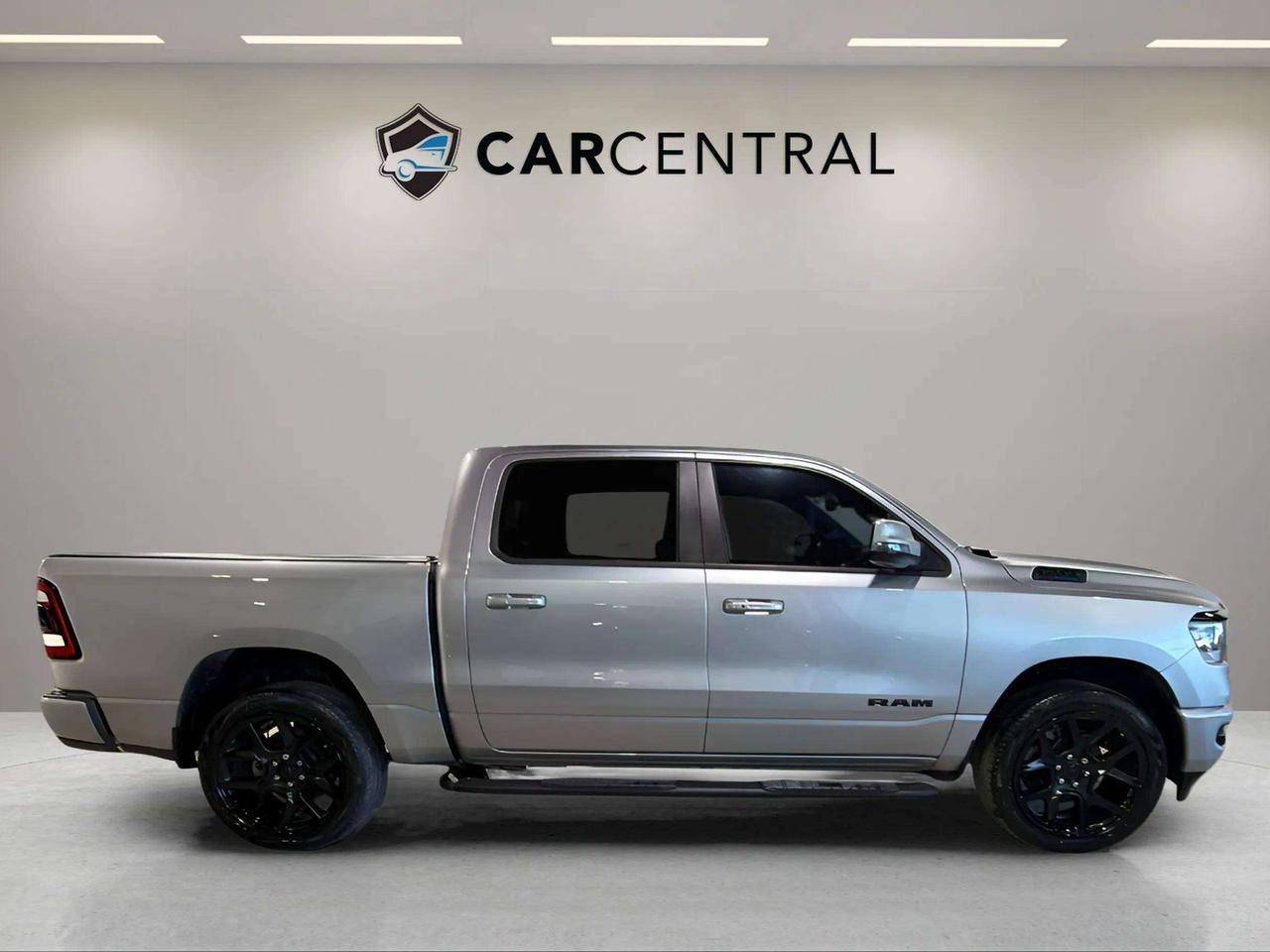 2023 RAM 1500 SPORT| CLEAN CARFAX| MIDNIGHT EDITION| TONNEAU Photo