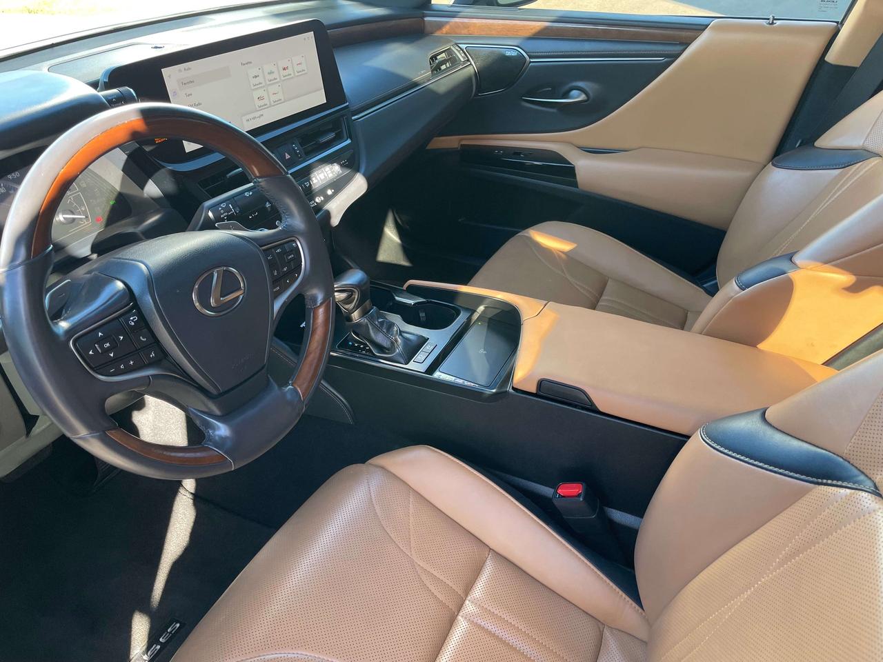 2023 Lexus ES ES 300h Ultra Luxury Photo