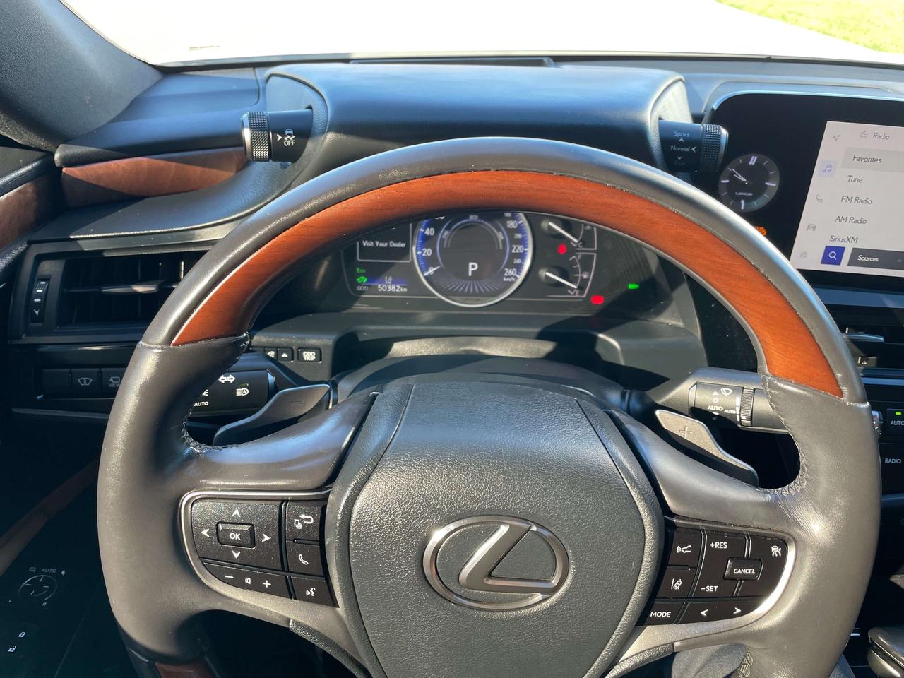 2023 Lexus ES ES 300h Ultra Luxury Photo