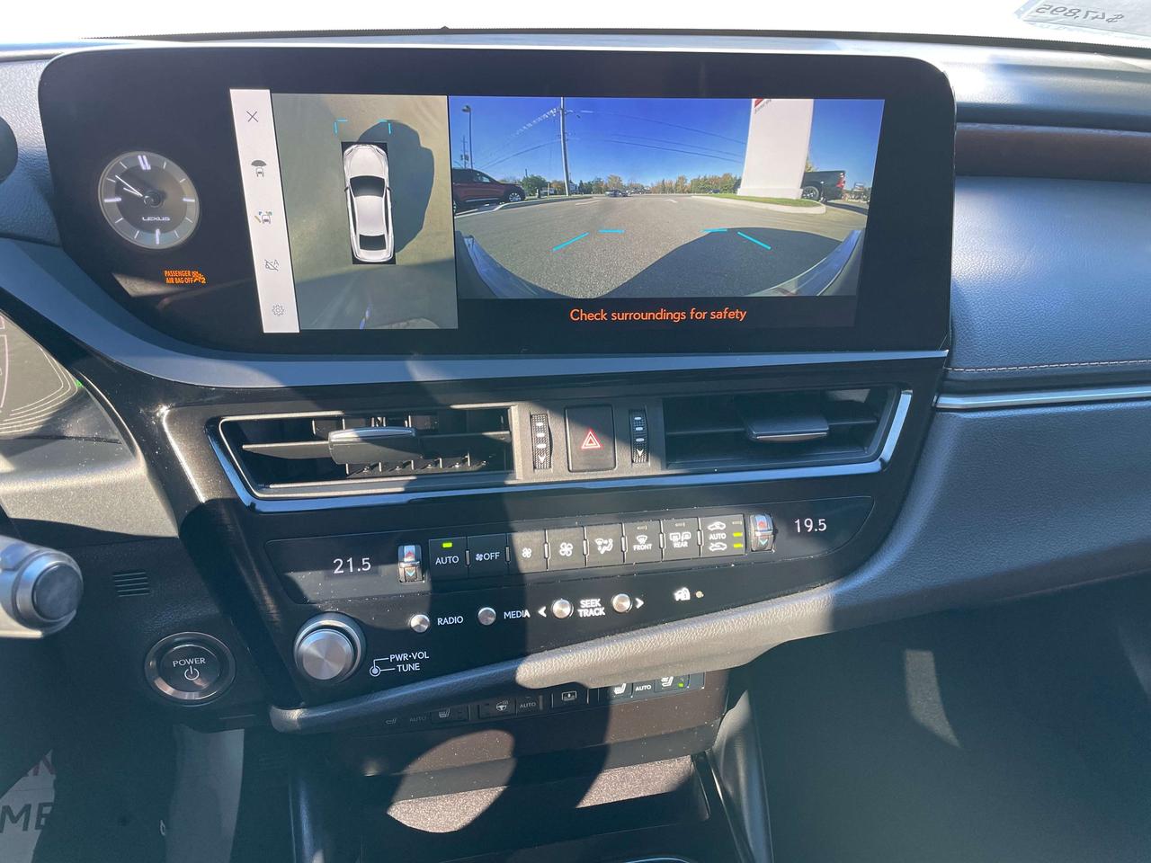 2023 Lexus ES ES 300h Ultra Luxury Photo
