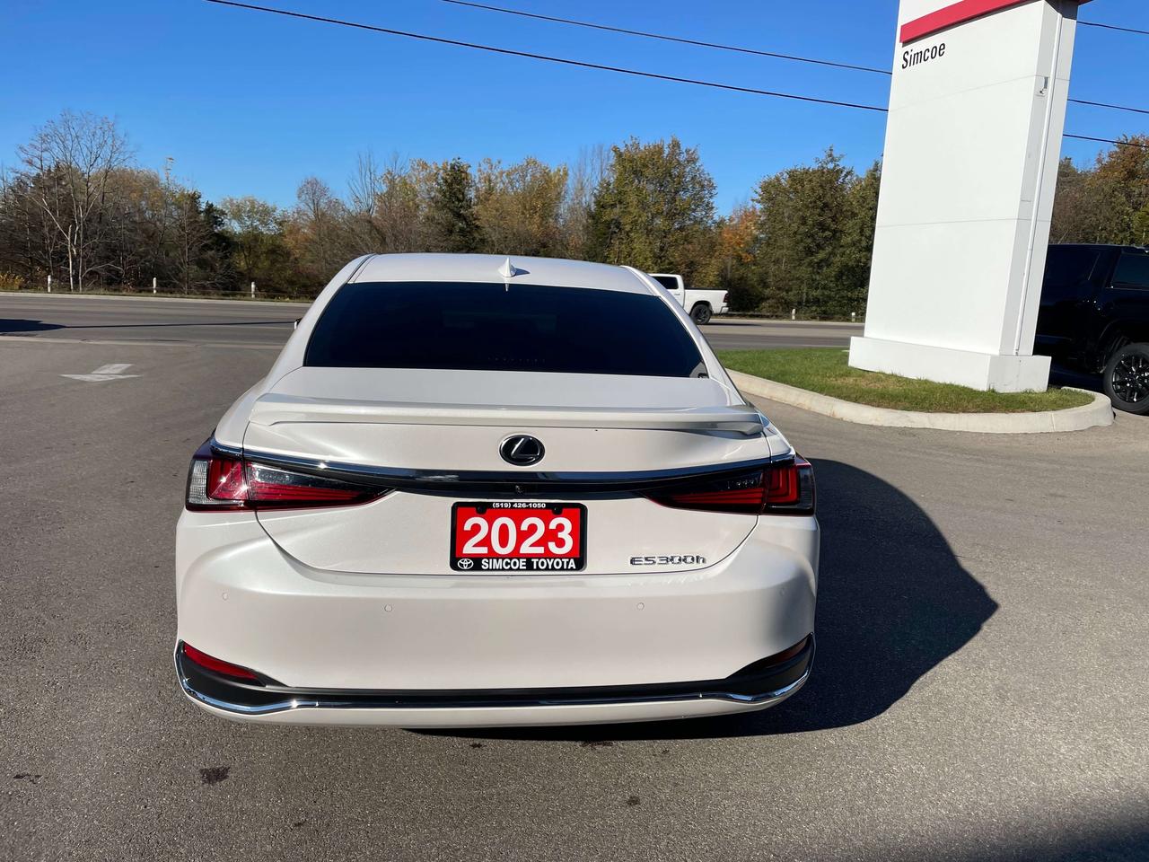 2023 Lexus ES ES 300h Ultra Luxury Photo