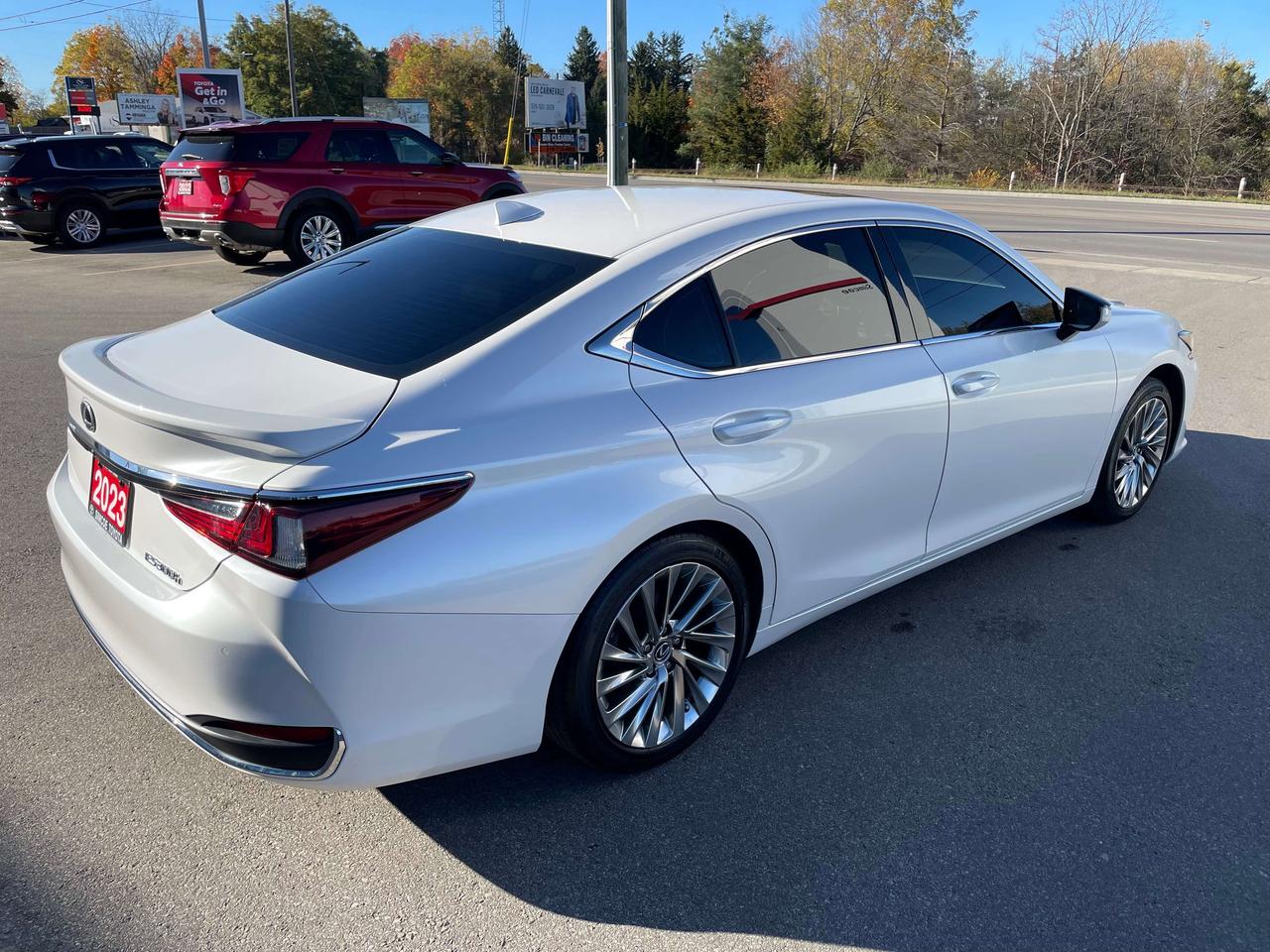 2023 Lexus ES ES 300h Ultra Luxury Photo
