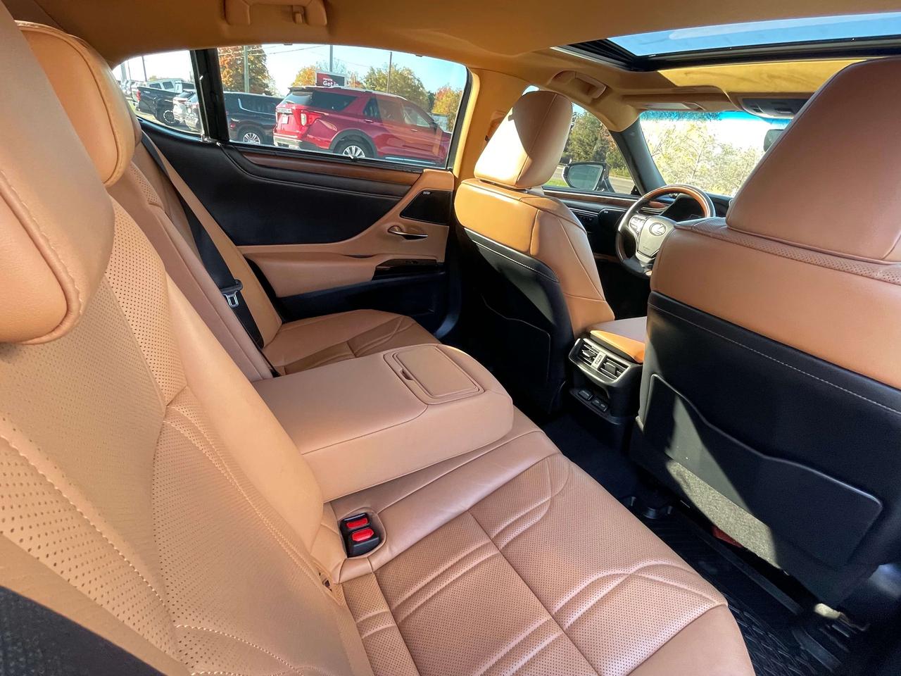 2023 Lexus ES ES 300h Ultra Luxury Photo